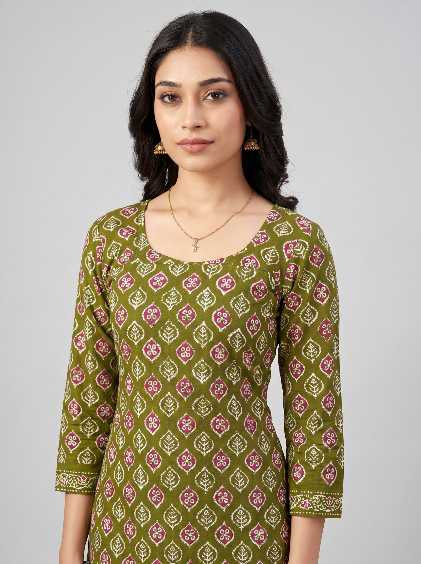 green_red_kurti_Standing-1777996305368