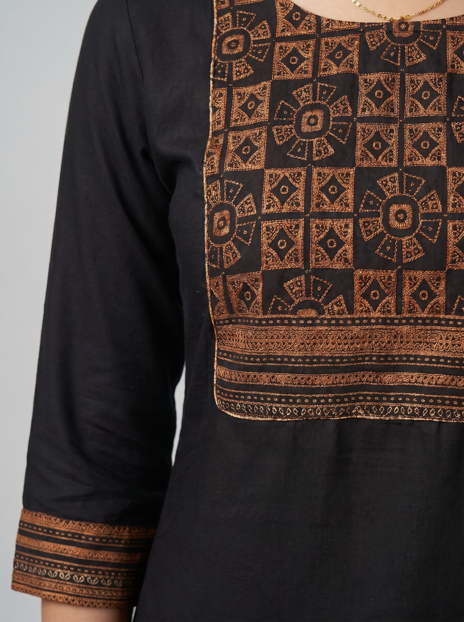 kurti_maroon_color_Close-Up-1777994810685