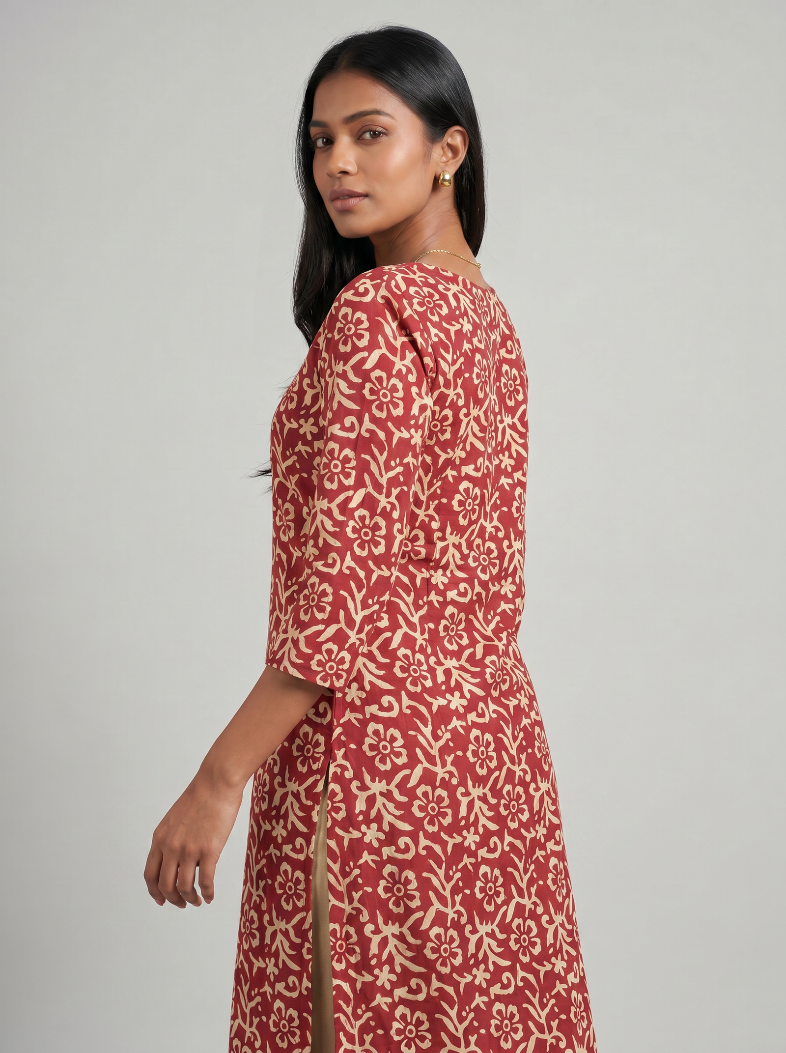 red_kurti_Turned-Side-1777997488896