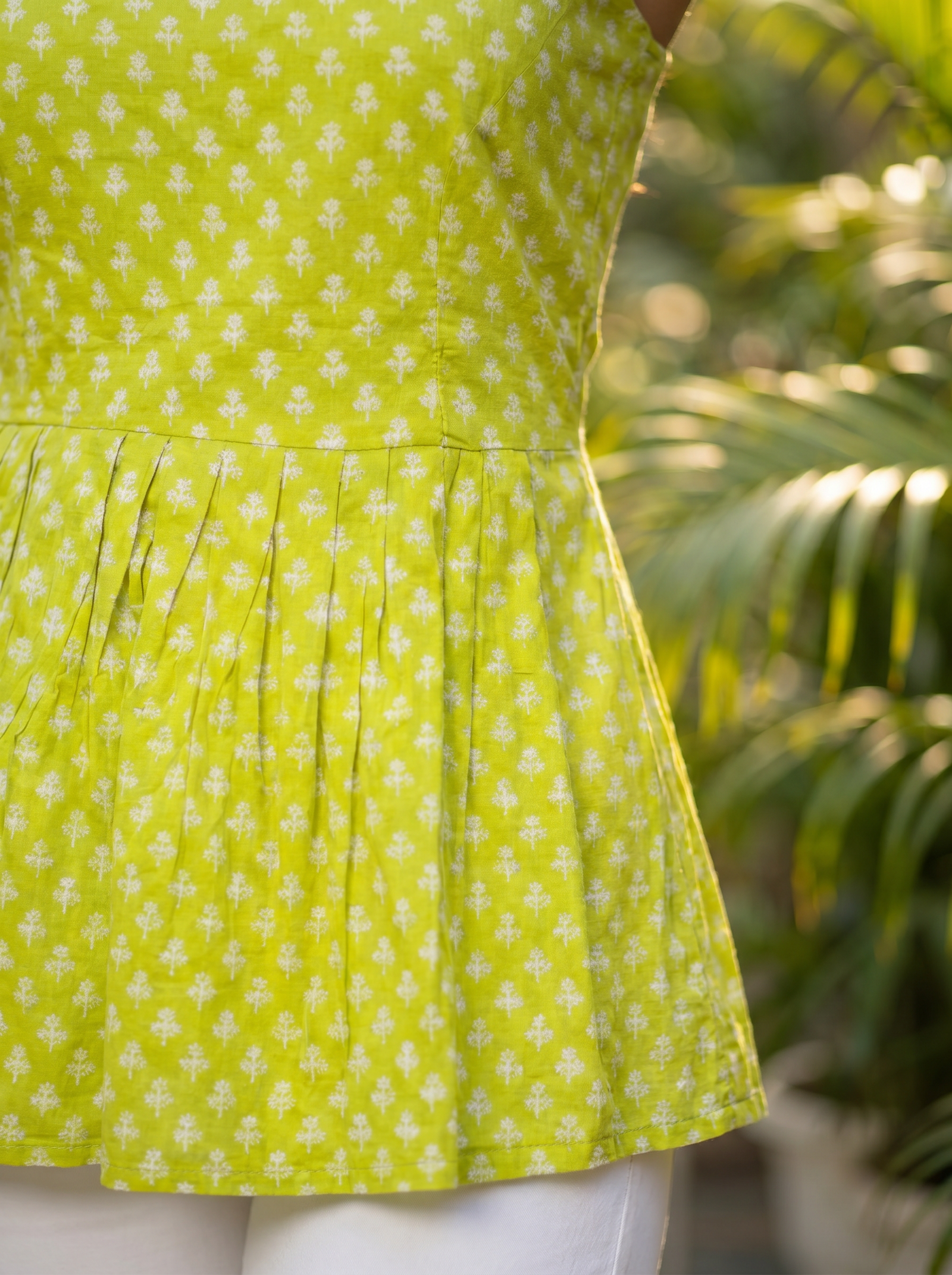 short_kurti_pure_cotton_light_green_Close-Up-