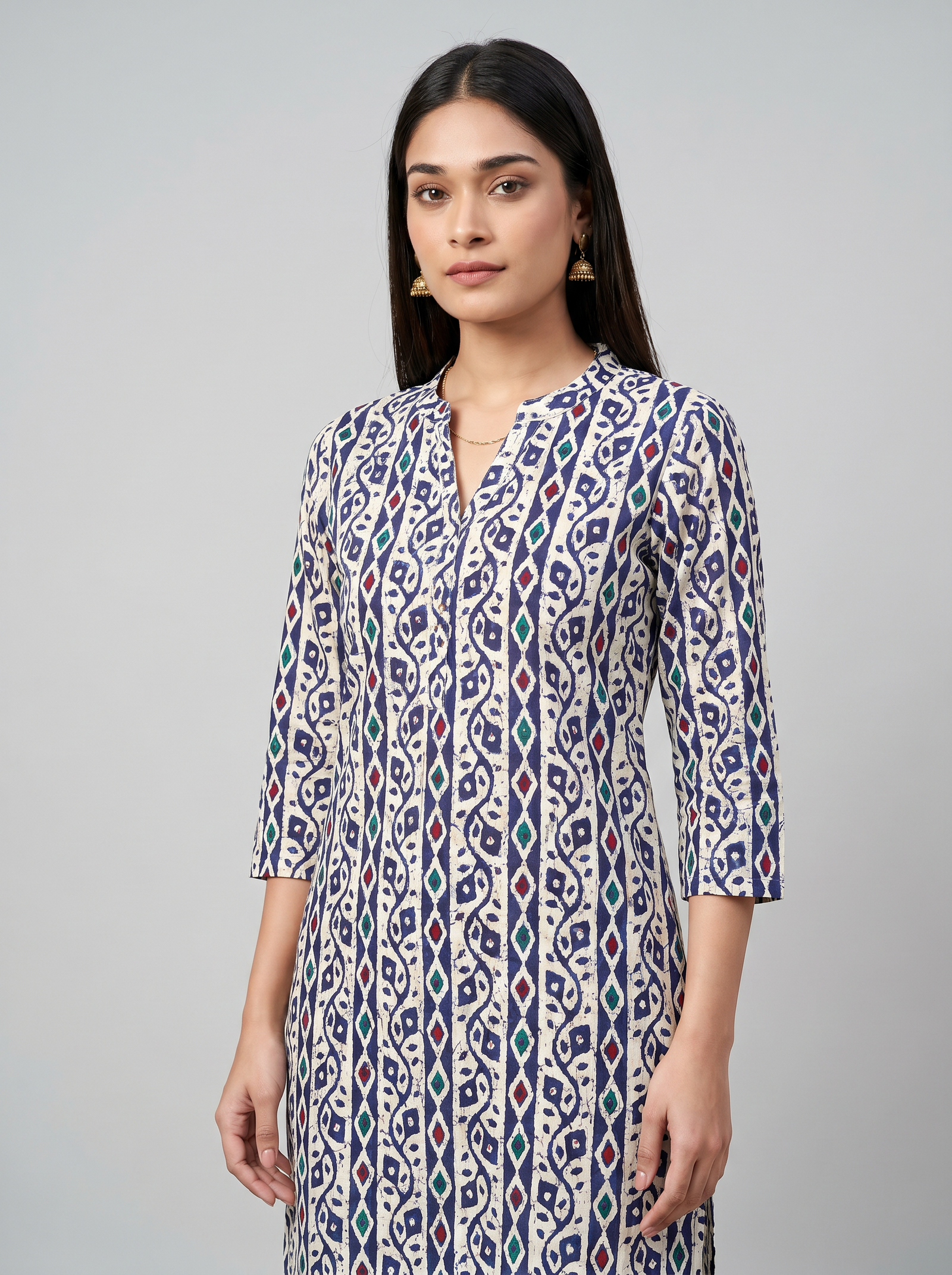white_kurti_Standing-1777996870290